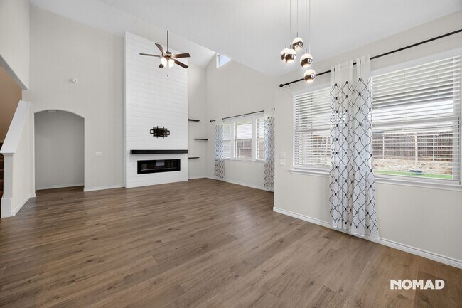 Foto del edificio - 7225 Raynor Pl