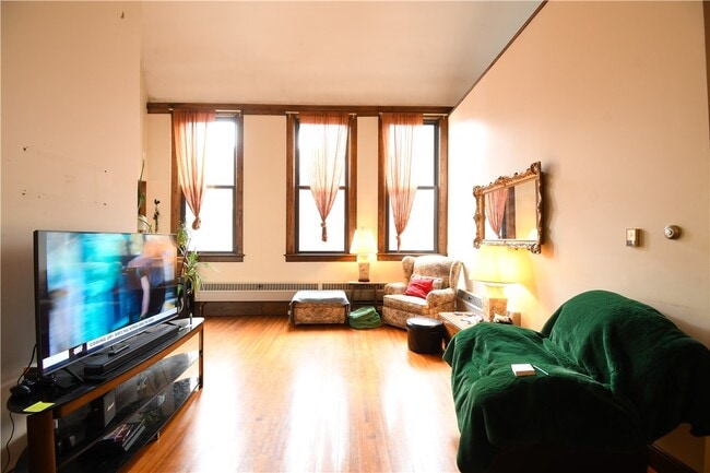 Foto del edificio - 94 Averill Ave