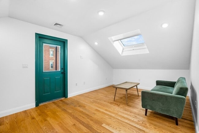 Building Photo - 1-3 Howard Place Unit 3