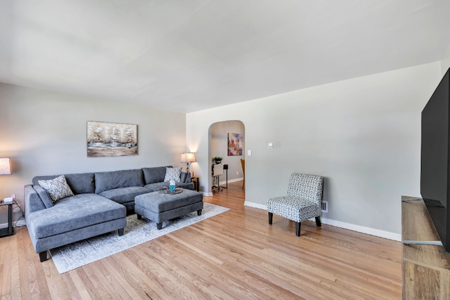 Building Photo - 710 Grignon St