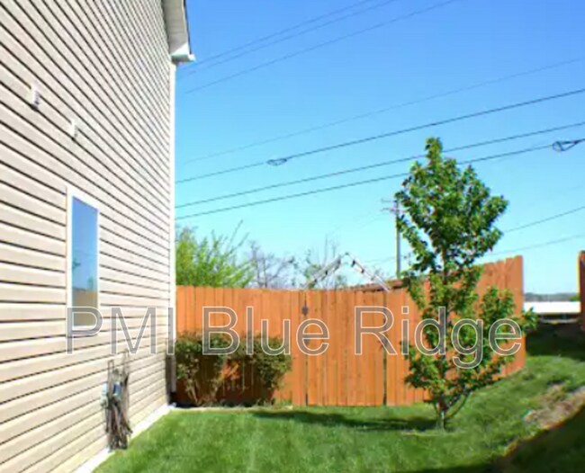 Building Photo - 38 Roanoke Road