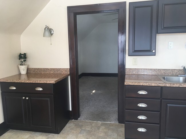 Kitchen - 502 3rd Ave NW