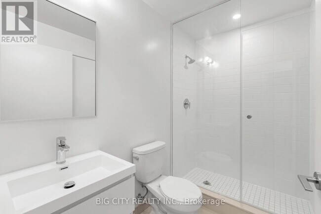 Photo du bâtiment - 8119-8119 Birchmount Rd