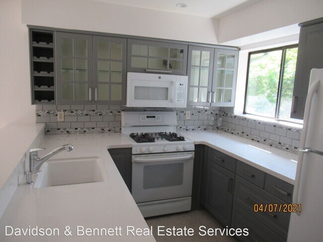 Building Photo - 1 br, 1 bath House - 55 Village Parkway