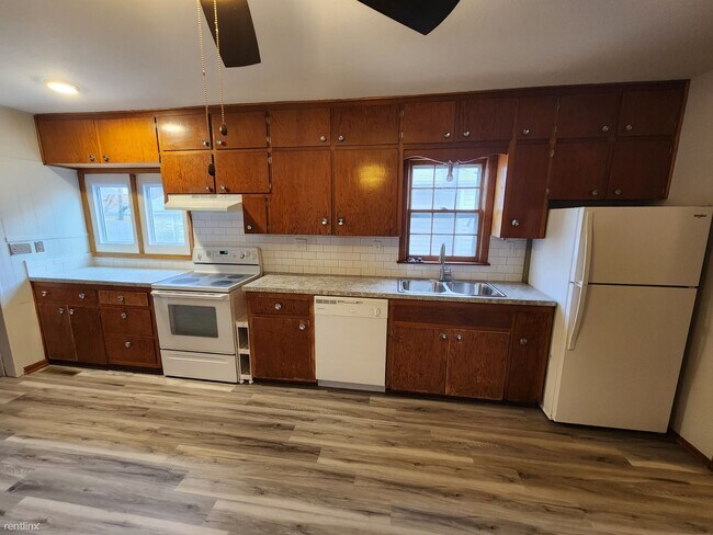 Foto del edificio - 3 br, 2 bath House - 526 N Martinson St