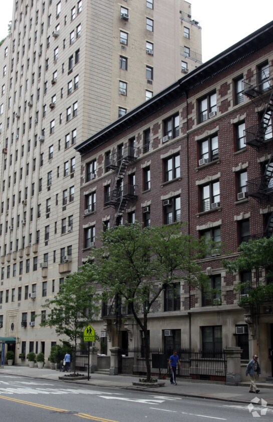 Building Photo - 53-55 E 96th St