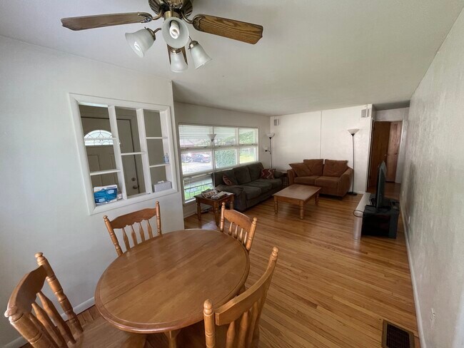 Foto del edificio - 425 E Wylie St