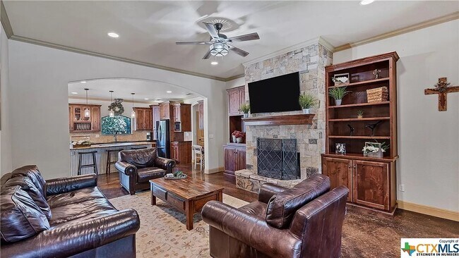 Building Photo - 412 Elmwood Dr