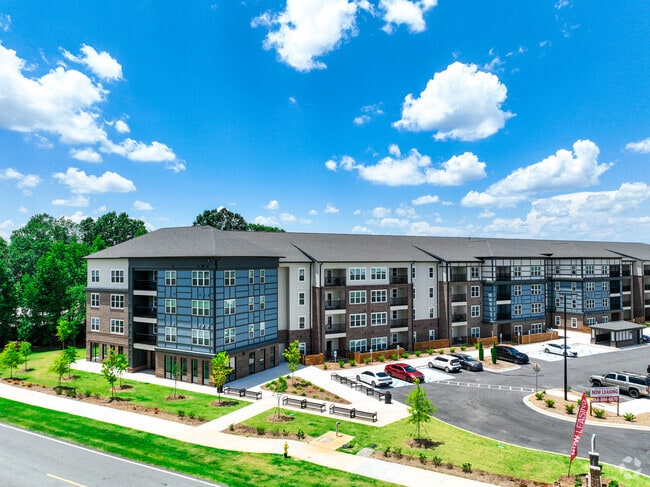 Building Photo - The Paragon