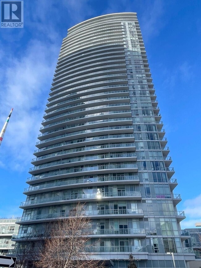 Building Photo - 70 Forest Manor Rd