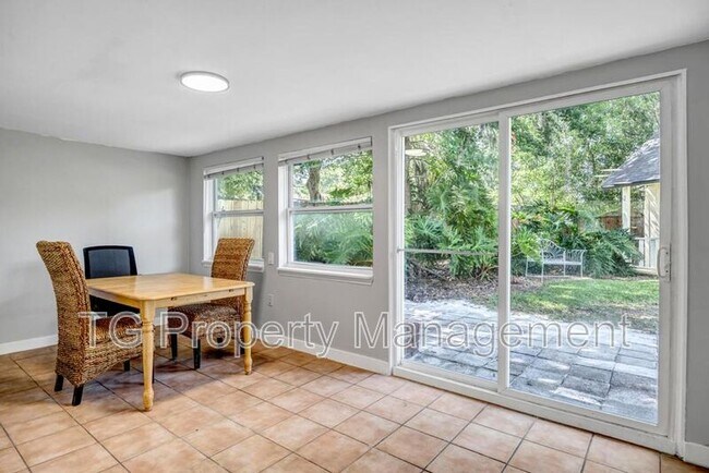 Foto del edificio - 6855 Hafford Ln