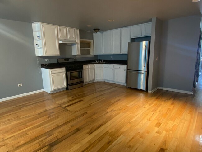 Open Kitchen Design - 3702 W Lexington St