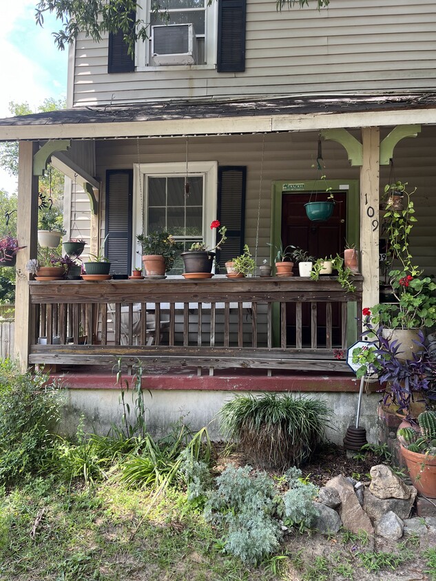 Primary Photo - 109 Church St