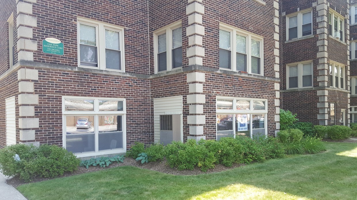 Building Photo - SouthCourt