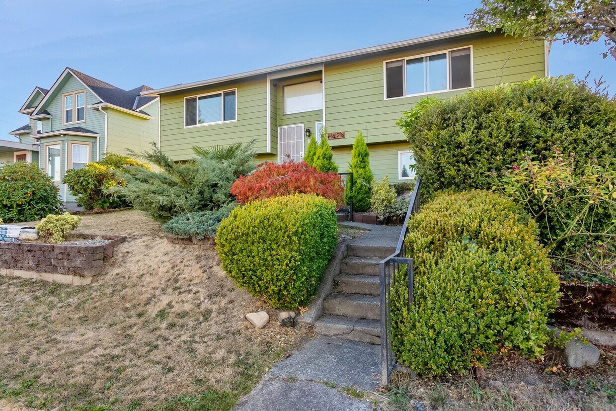 Foto principal - Modern 4bd 2.5 bath Home