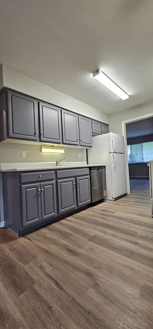 Foto del edificio - 3136-3138 Silver Rock Avenue