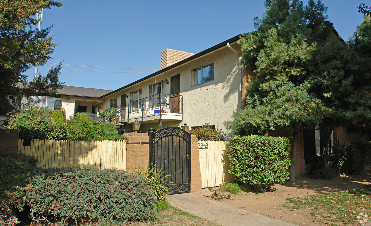 Primary Photo - 3343 E Sierra Madre Ave