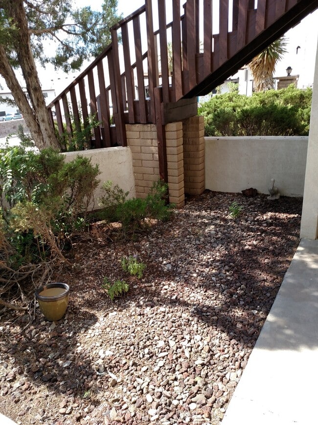 Building Photo - 2930 Claude Dove Dr