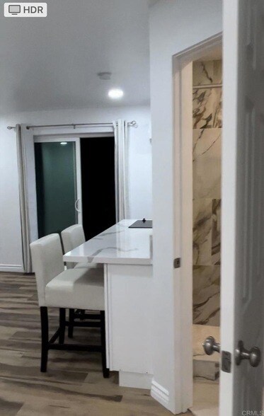 Foto del edificio - 137 Carnation Ave