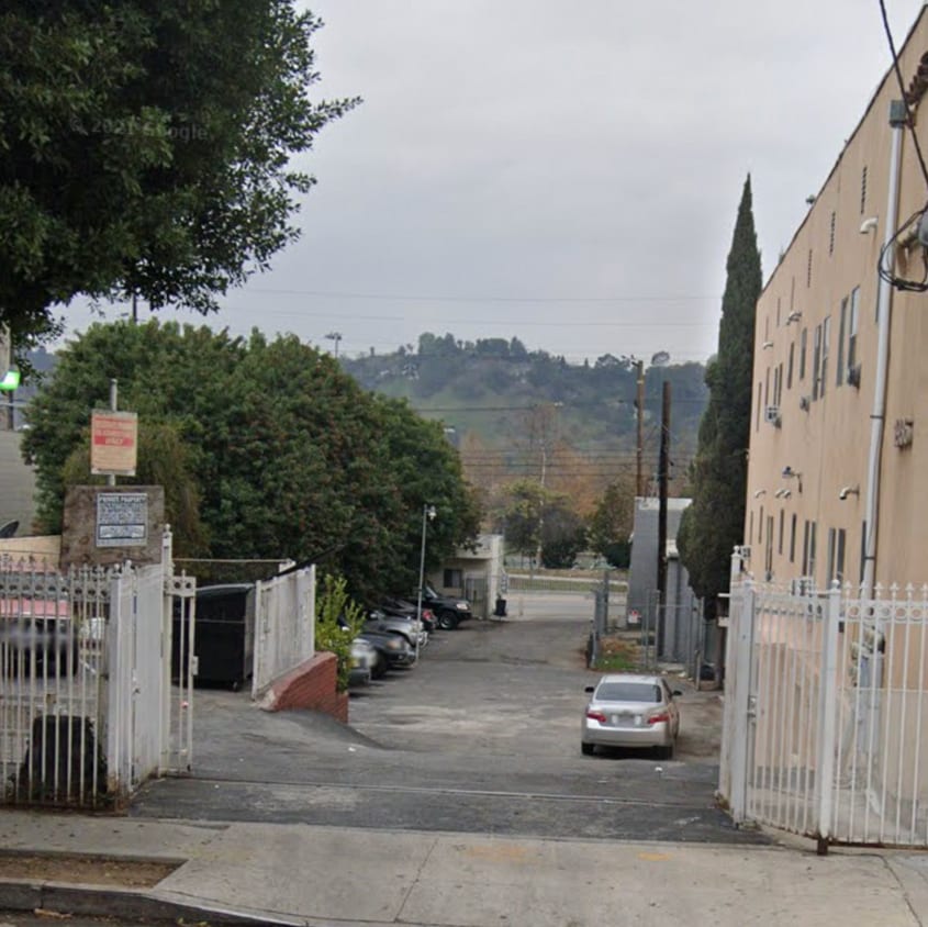 Building Photo - 1927 N San Fernando Rd