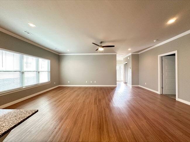 Building Photo - 2067 N Penelope Ln