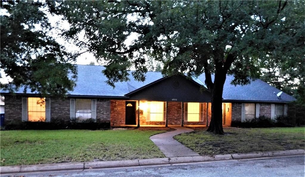 120 North McKown Avenue Unit B, Sherman, TX 75092 Apartment for Rent