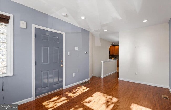 Foto del edificio - 1911 72nd Ave