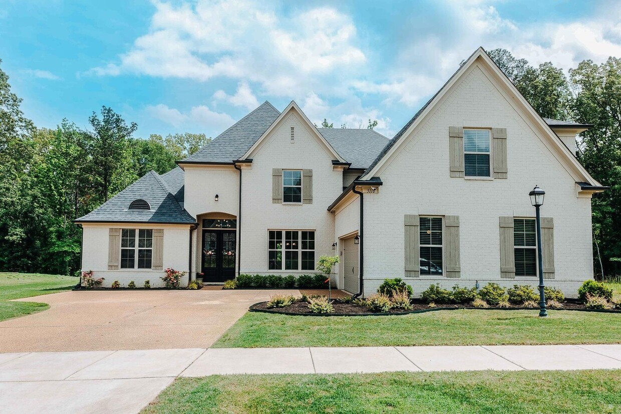 Foto principal - 5118 E Lawrenceburg Ln