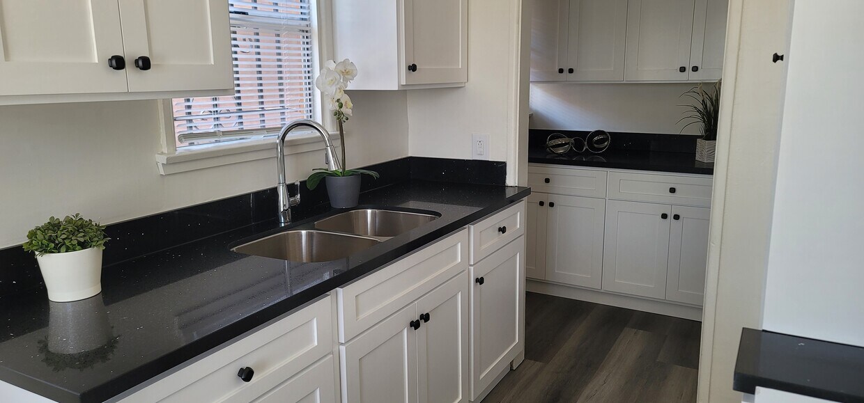 Photo - 6133 S Victoria Ave (Los Angeles, CA)