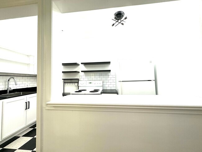 Foto del edificio - 1108 S Detroit Ave Michael