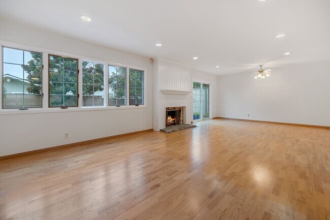 Foto del edificio - 1486 N Harwood St