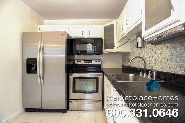 Building Photo - 1 br, 1 bath  - 4300 W Ford City Dr Apt 204