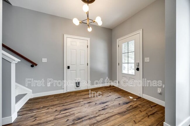 Building Photo - 440 Battery Cir
