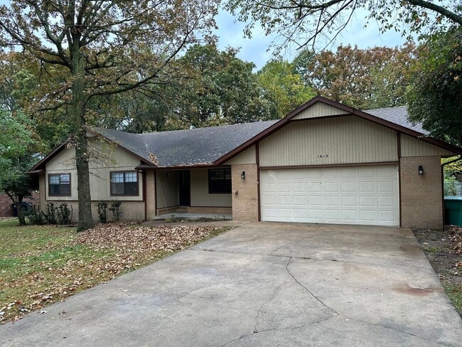 Available 7/1! Spacious 3 Bedroom, 2 Full Bathroom Rogers Home in Quiet Neighborhood - Available 7/1!  Spacious 3 Bedroom, 2 Full Bathroom Rogers Home in Quiet Neighborhood