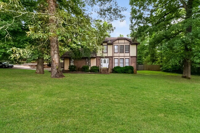 Building Photo - 2015 Lullwater Cir
