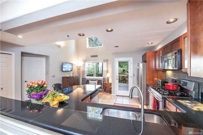 Foto del edificio - 3bd/2.5ba Kirkland Townhome