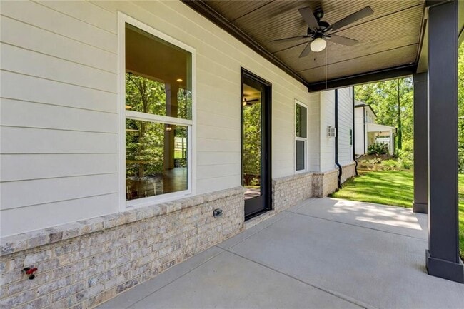 Building Photo - 3374 Lee Dr