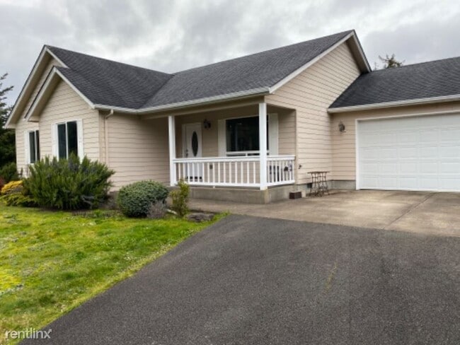 Building Photo - 3 br, 2 bath House - 235 NE Evergreen Ln