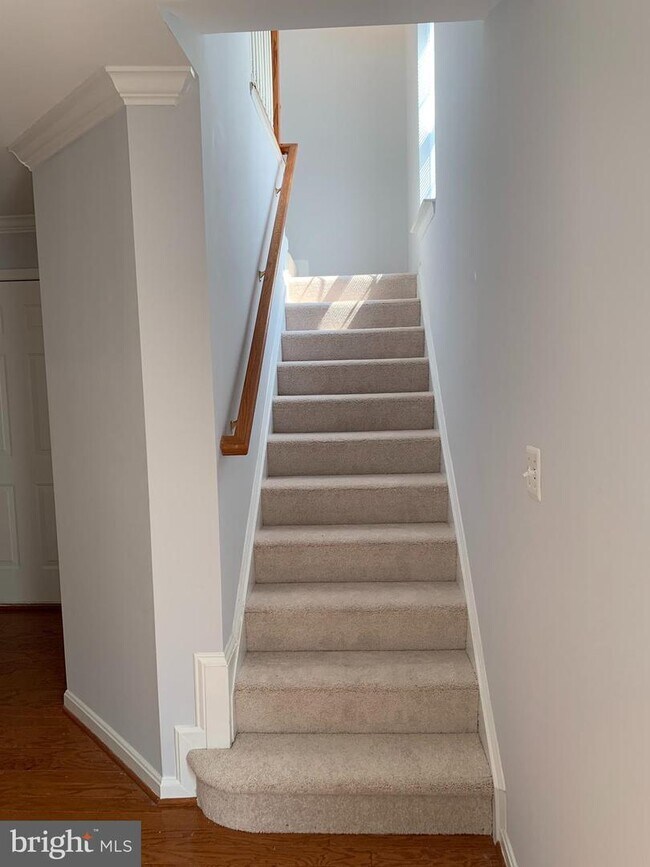 Building Photo - 44305 Shehawken Terrace