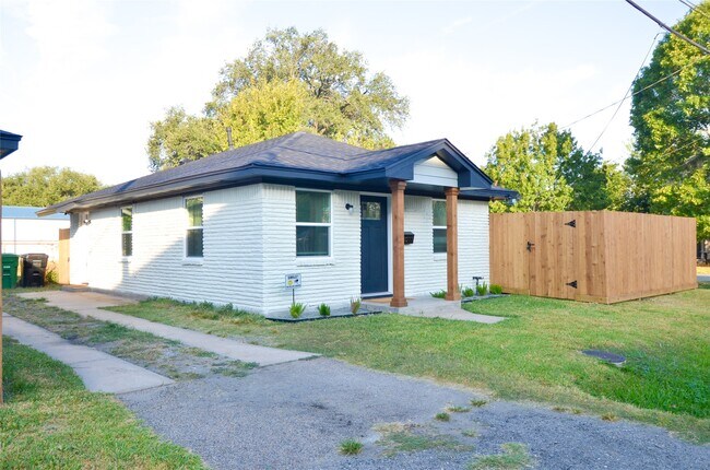 Foto del edificio - 3011 Columbia St