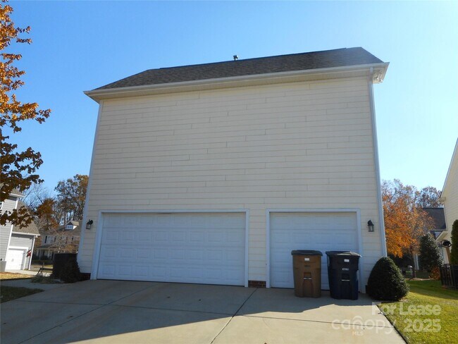 Building Photo - 1525 Saratoga Blvd