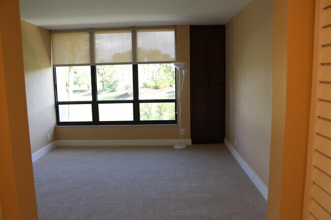 Building Photo - 6797 Willow Wood Dr