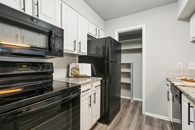 Interior Photo - Terrace Oaks