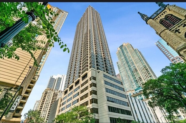 Building Photo - 30 E Huron St