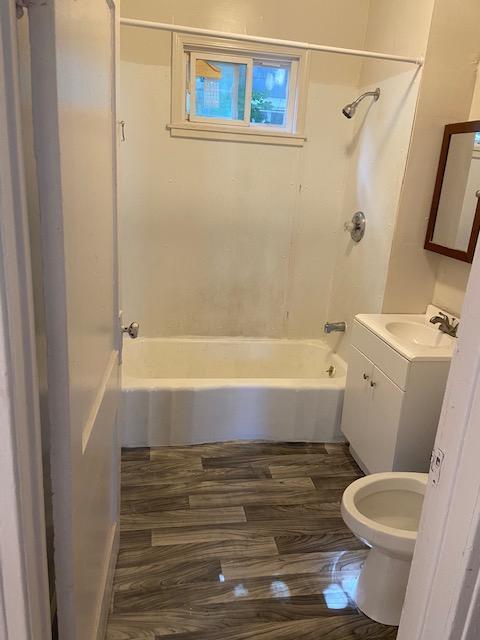 Foto del edificio - 913-915 Springate St, 1st Fl