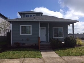 Building Photo - 3856 Oranda St