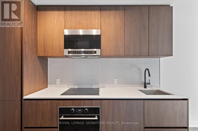 Photo du bâtiment - 127 Broadway Ave