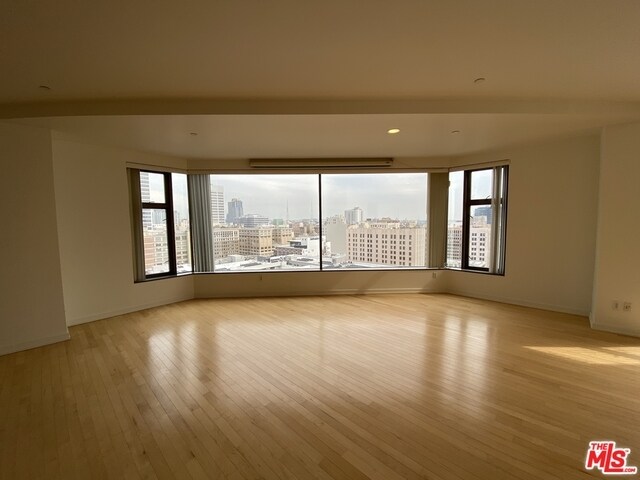 Building Photo - 801 S Grand Ave