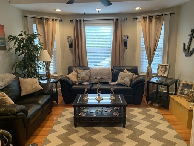 Building Photo - 9 Warwick St