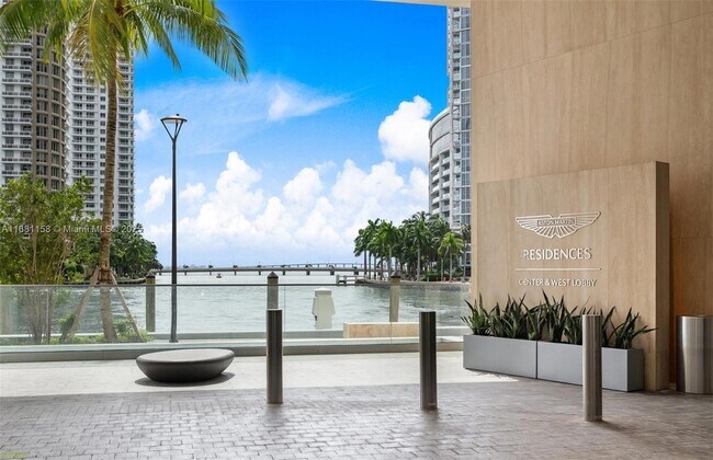 Foto del edificio - 300 Biscayne Blvd Way
